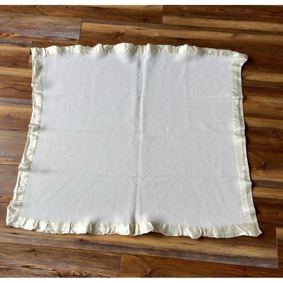 Vintage Baby Morgan Baby Blanket Waffle Knit Thermal Silk Trim - Picture 1 of 4